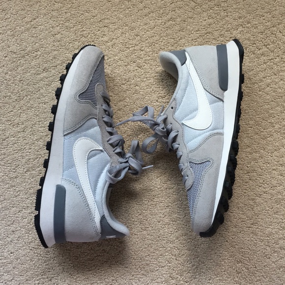 Nike Shoes - NWOT Nike Internationalist Sneakers